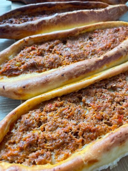 Etli Pide (1 Kilo) (Meat Pide (1 Kilo))